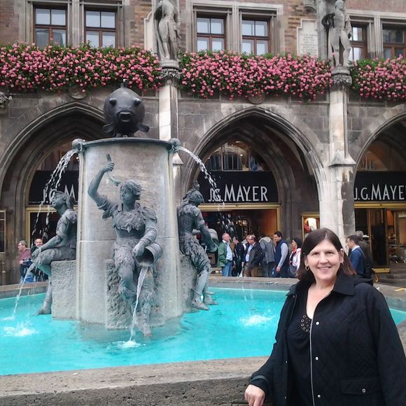 Meet your Posher, Donna - Picture 1 of 1